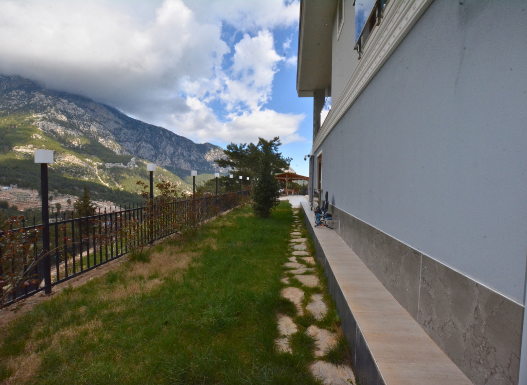 Kemer, Antalya'da Satılık Lüks 5+1 Villa