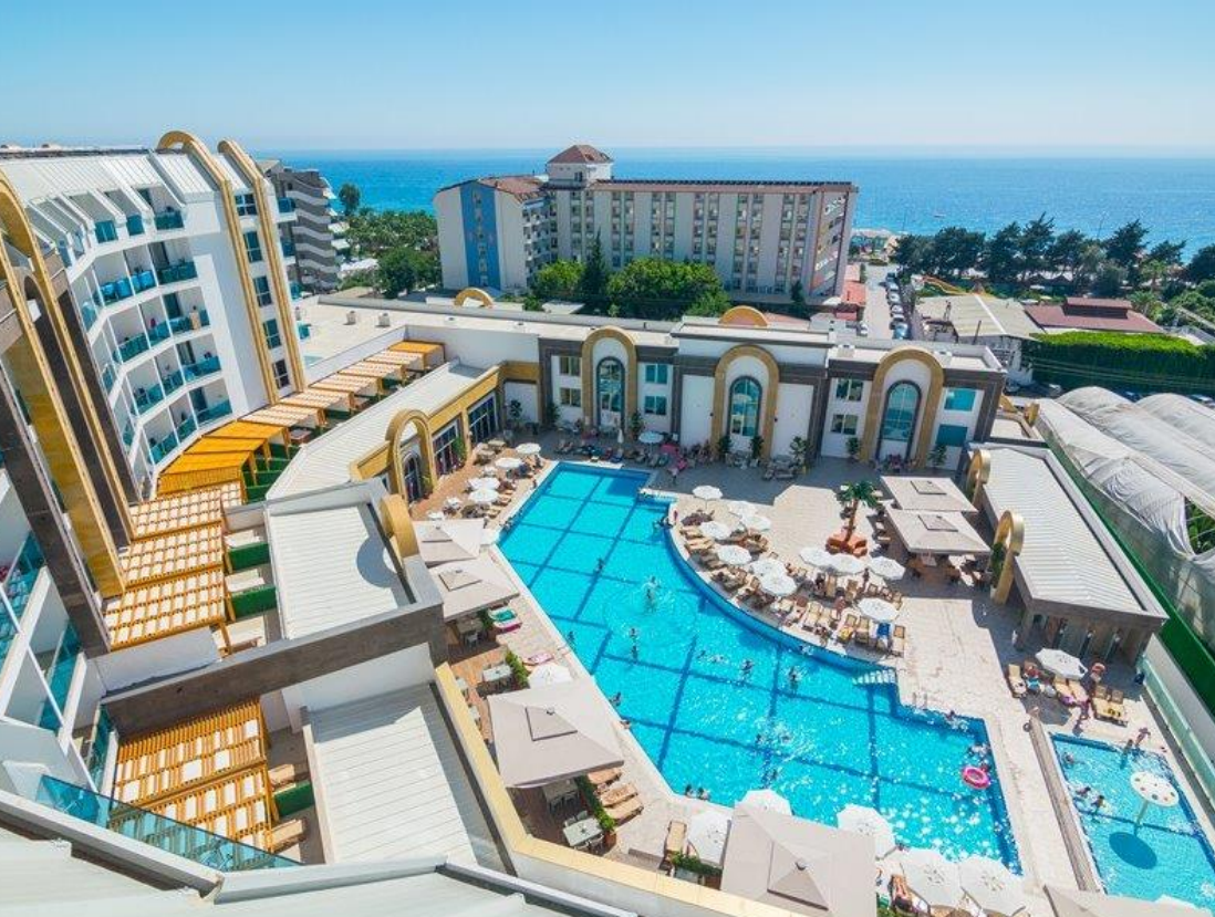 Luxury 5-Star Hotel for Sale in Alanya - Stunning City View