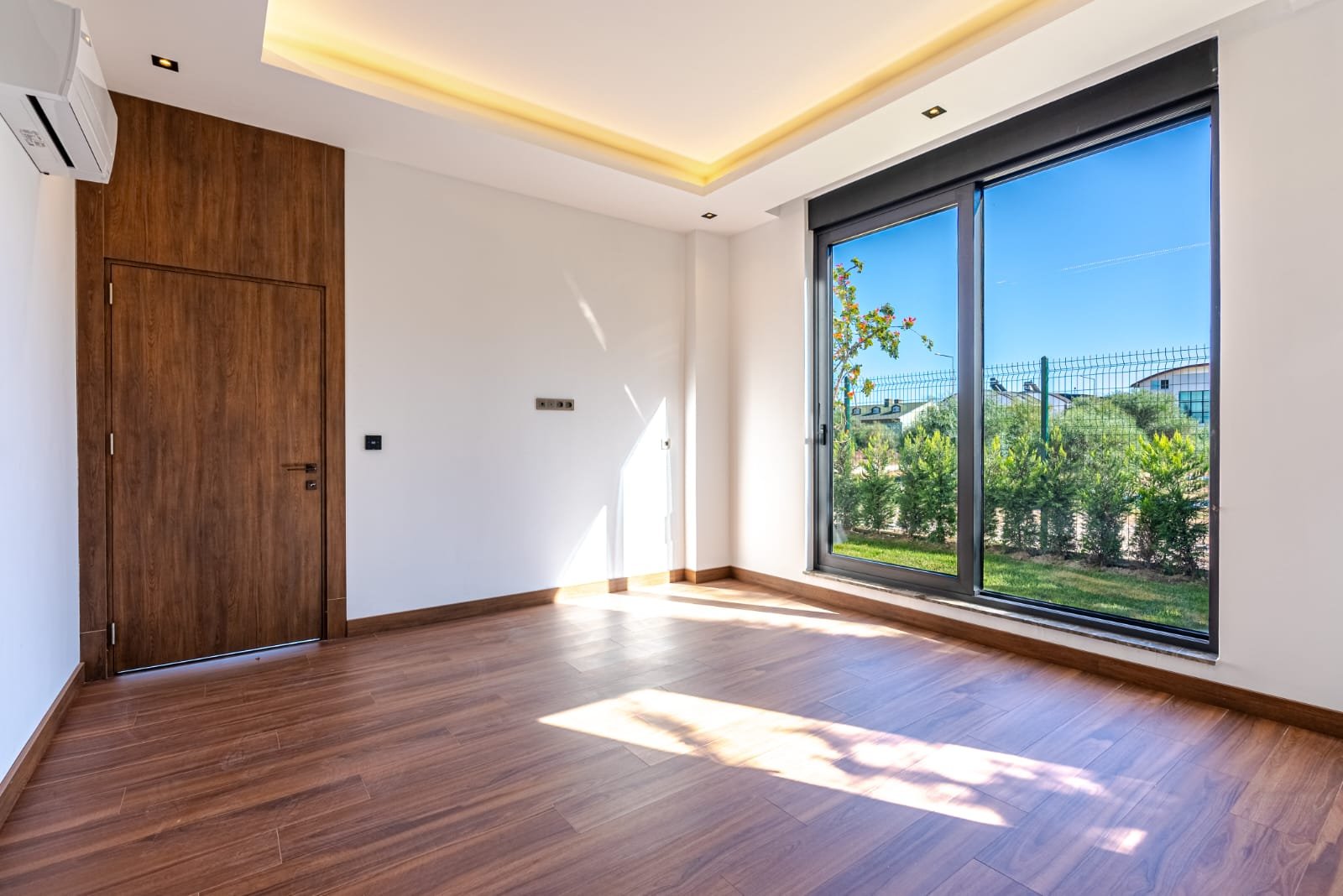 Luxury Villa for Sale in Belek, Antalya - Modern Design