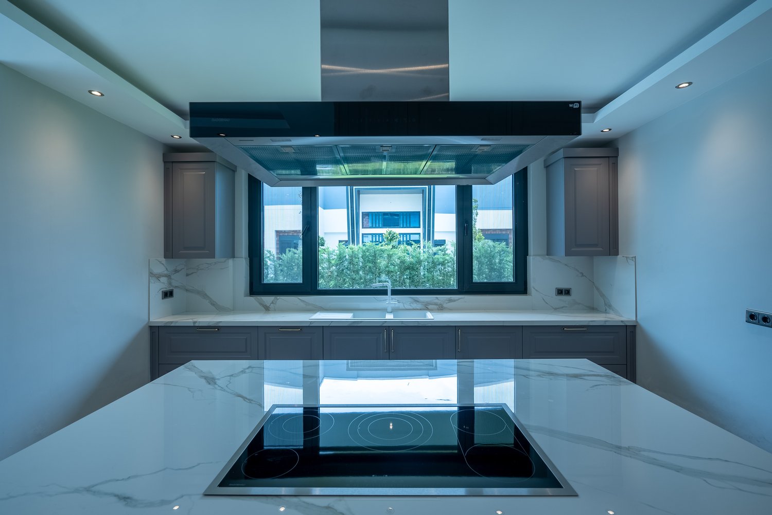 Antalya'da Lüks 8 Yatak Odalı Triplex Villa - Türk Vatandaşlığına Uygun